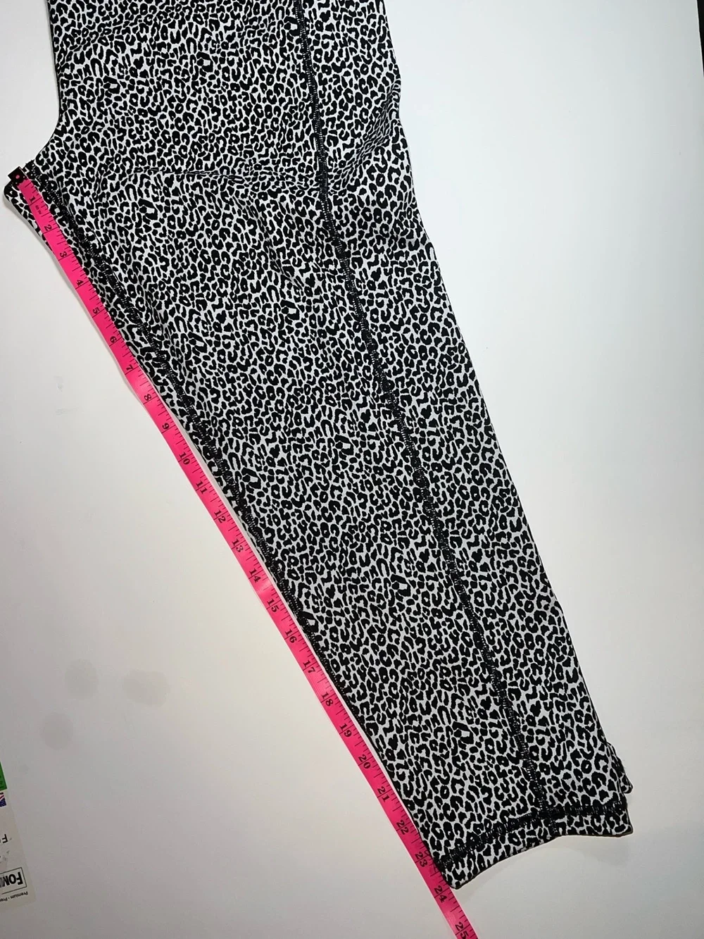 Lilly Pulitzer Luxeletic Leopard Print Pull-On crop Leggings XXL